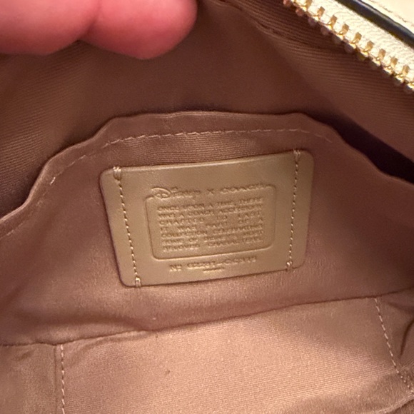 Coach Disney villains crossbody - Picture 2 of 7